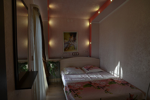 спальня в номере гостиницы &mdash; Геленджик Тонкий мыс.jpg