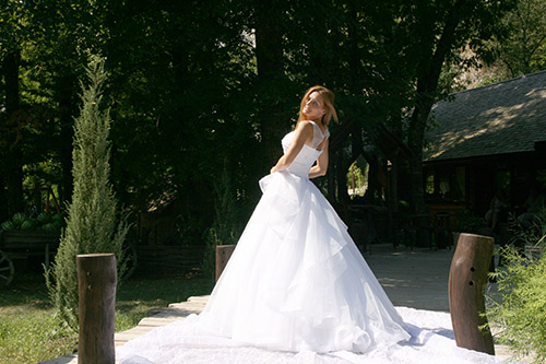 свадебное платье с широкой юбкой.jpg