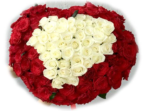 цветочное-сердце-из-роз---букеты-Геленджика.png