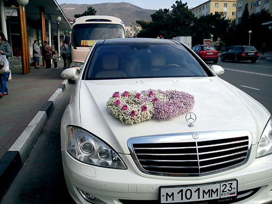 оформление свадебнного автомобиля в Геленджике.jpg
