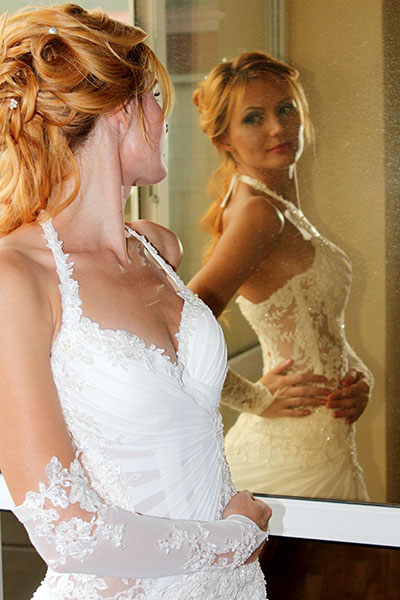 свадебное платье с кружевами в Салоне На Мира в Геленджике.jpg