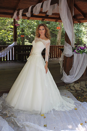 свадебное платье с длинным муаровым рукавом.jpg